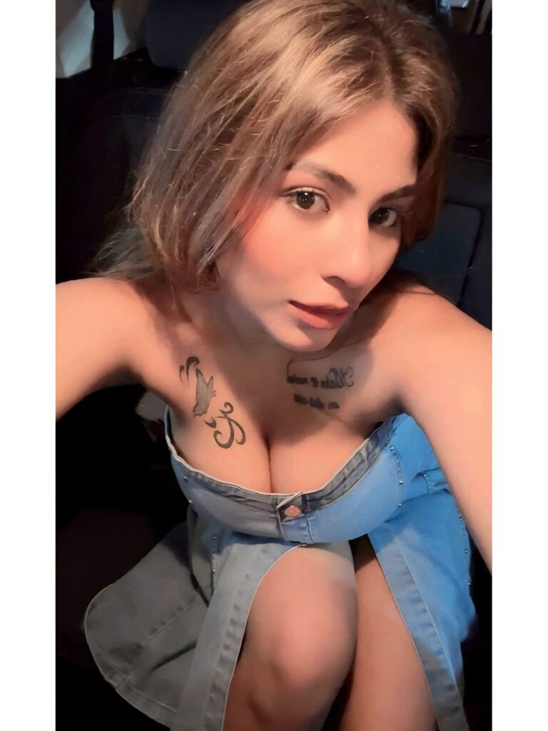 Tattooed escort girl in Kolkata