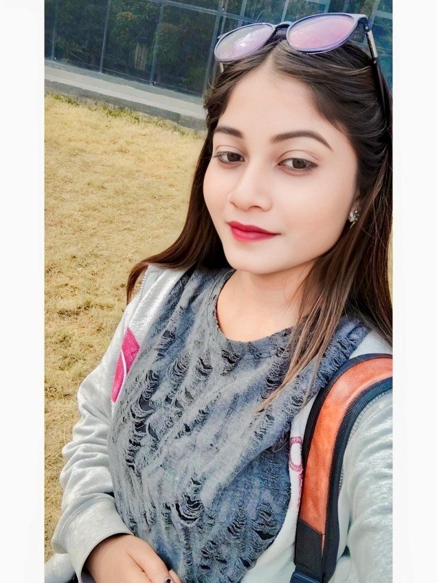 Kiara college girl escort casual outdoor look cute style Kolkata